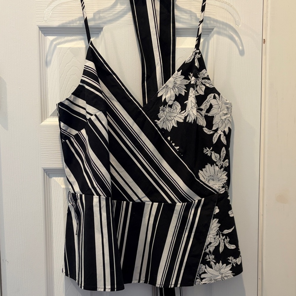 White House Black Market Black and White Floral Striped Top - Picture 7 of 9